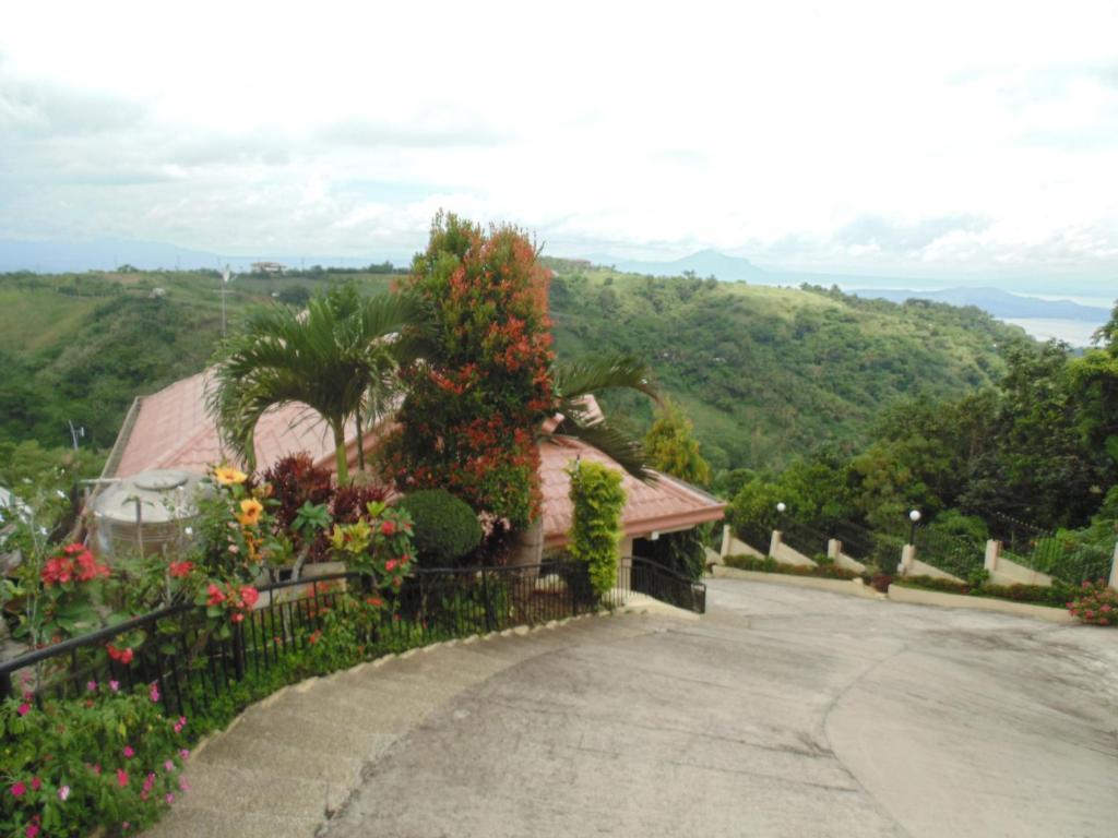 Royal Taal Inn Tagaytay City Pokoj fotografie