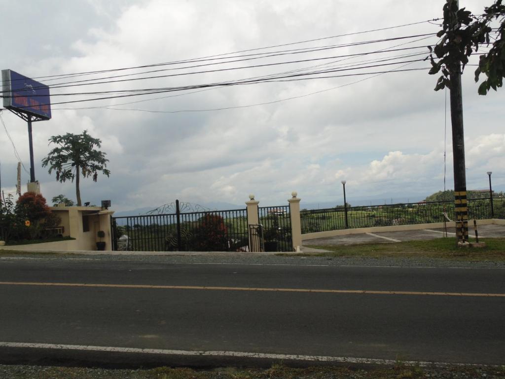 Royal Taal Inn Tagaytay City Pokoj fotografie