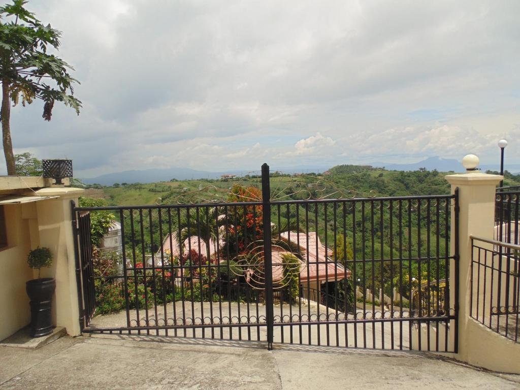 Royal Taal Inn Tagaytay City Pokoj fotografie